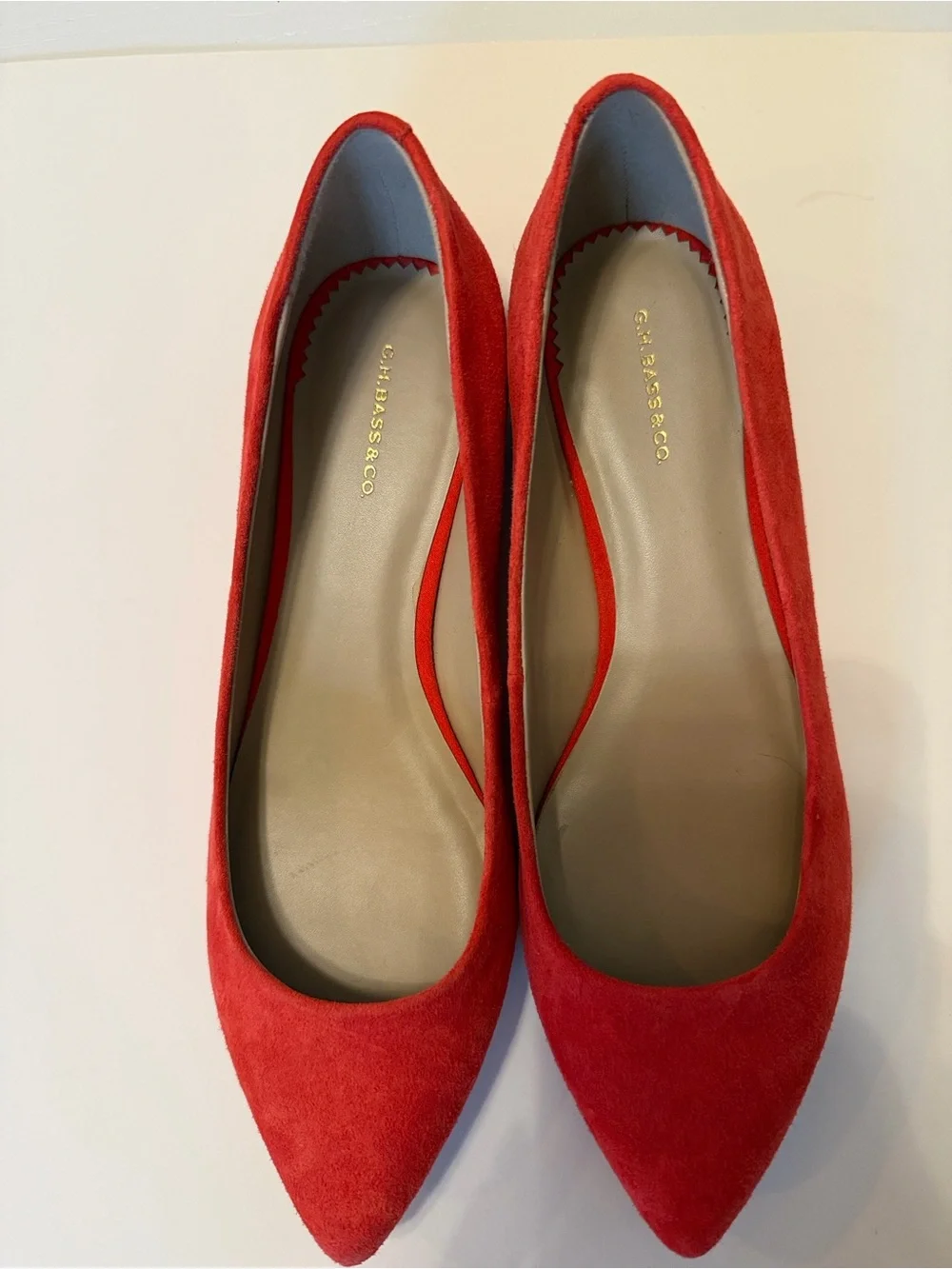 G.H. Bass & Co. Women's Kayla Poppy size 6 suede Flats